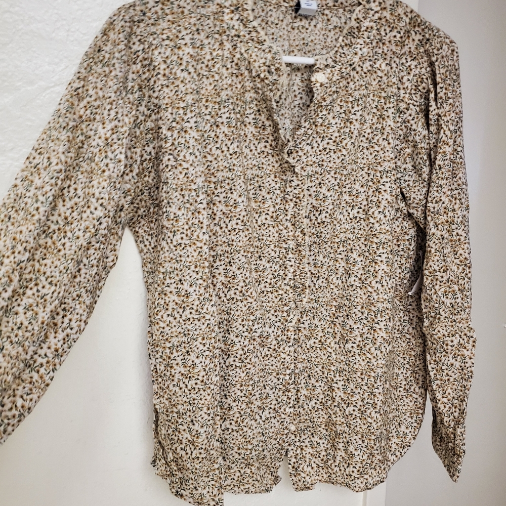 NWT Neutral floral blouse